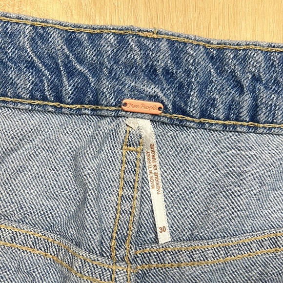 NEW FREE PEOPLE wynne denim skirt in cornflower, SIZE 30 1205 - Picture 5 of 7